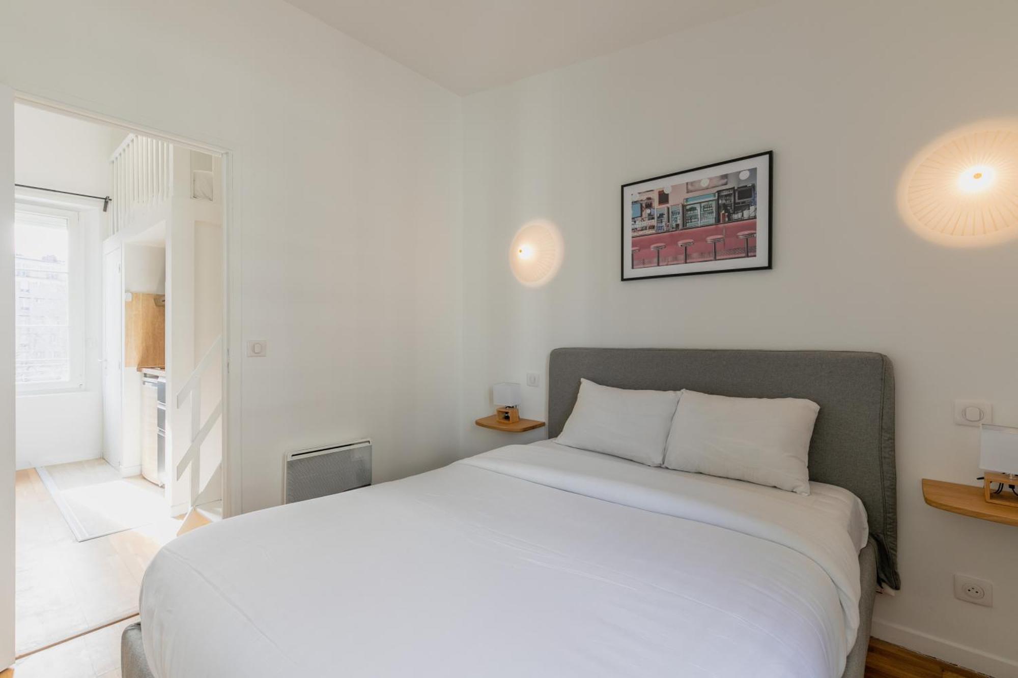 Brand New - Exquisite And Sunny Parisian Loft Apartment